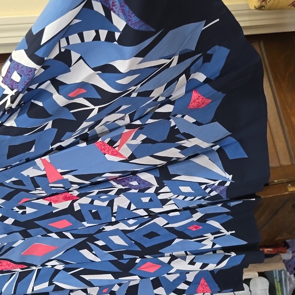 Tahari pleated skirt like new - Picture 4 of 6